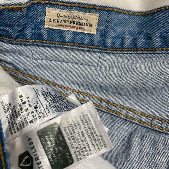 WOMEN'S LEVI'S PREMIUM 501 CUT OFF DENIM SHORTS 31 - Picture 3 of 6